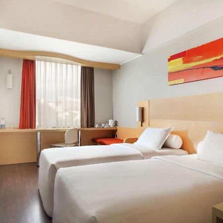 Horison Arcadia Wahid Hasyim Hotel จาการ์ตา ภายนอก รูปภาพ
